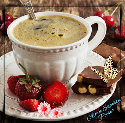 Анимированная открытка Чашка кофе, ягоды клубники, кусочек шоколада с  орехом и